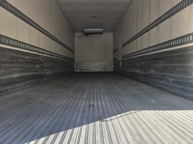 2017 FREIGHTLINER/MERCEDES M2 106