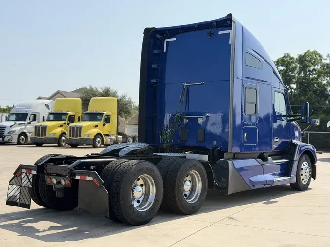 2023 Kenworth T68008c9c95f19990f0a73e5f0c5f33ff03f