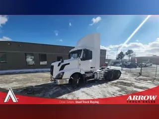 2018 VOLVO VNL300