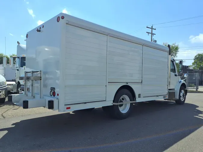 2016 FREIGHTLINER/MERCEDES M2 106