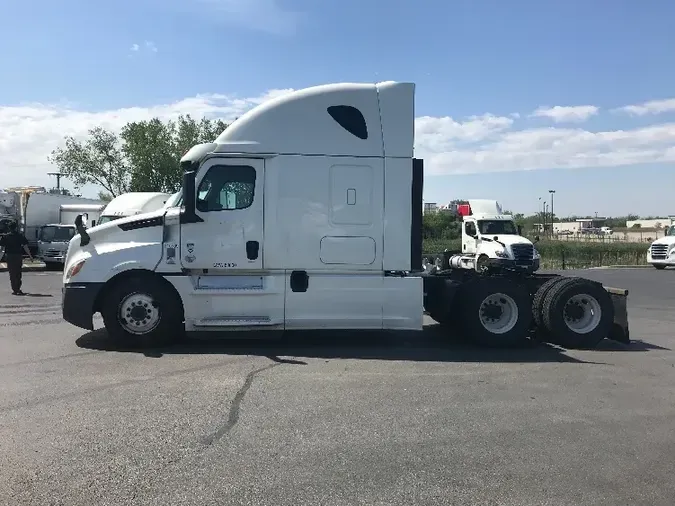 2018 Freightliner T12664ST