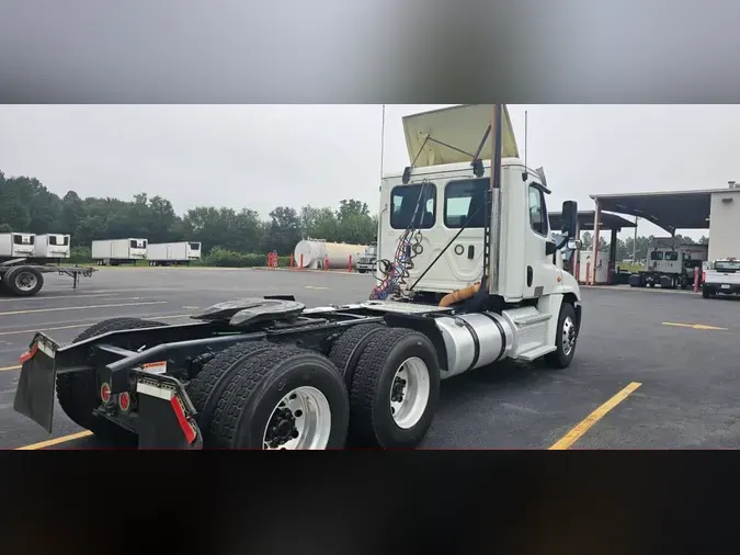 2019 FREIGHTLINER CASCADIA 125