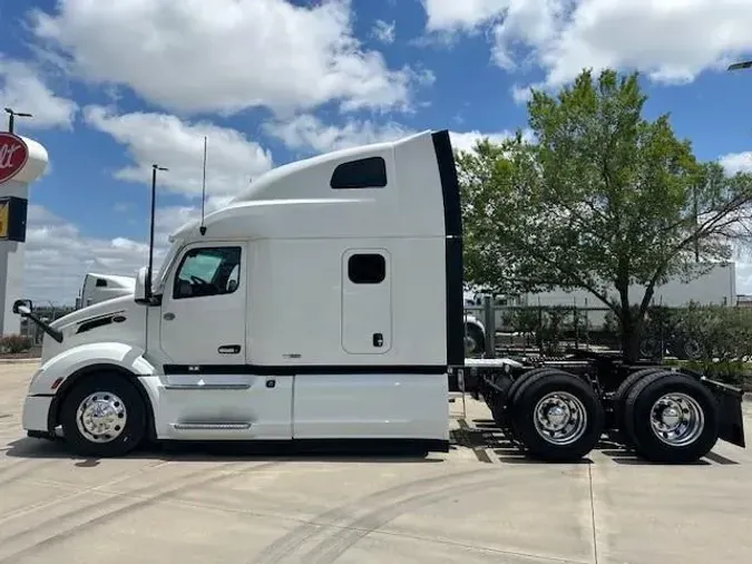 2023 Peterbilt 579