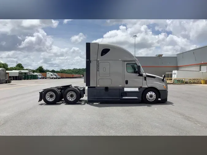 2023 Freightliner Cascadia 126