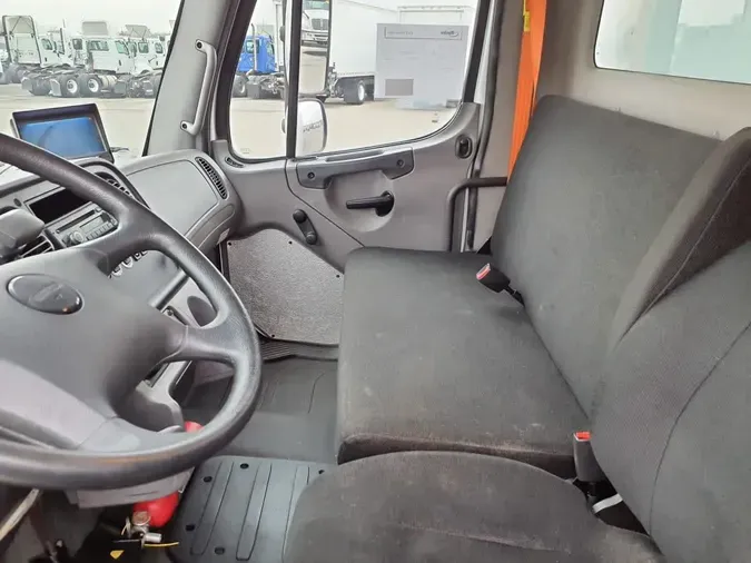 2017 FREIGHTLINER/MERCEDES M2 106