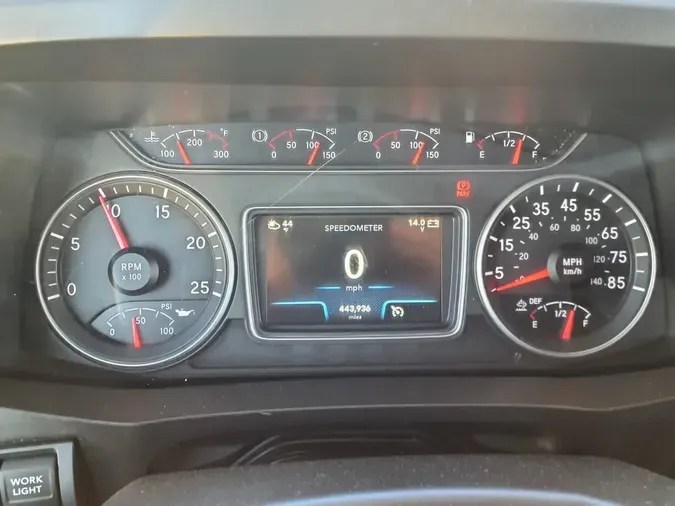 2019 NAVISTAR INTERNATIONAL LT625 SLPR CAB