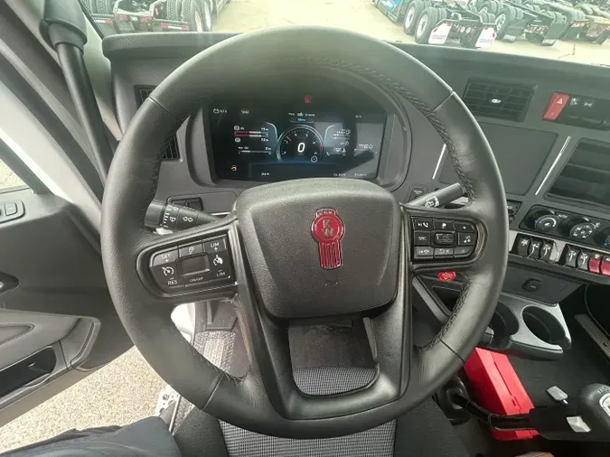 2026 Kenworth T880 Short Hood