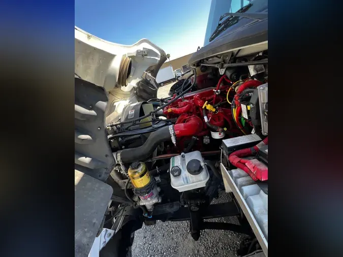 2018 FREIGHTLINER M2 106