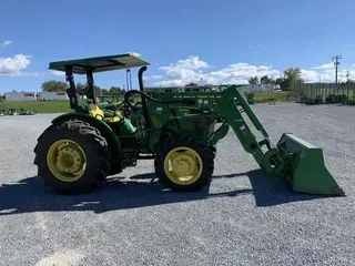 2017 John Deere 5065E