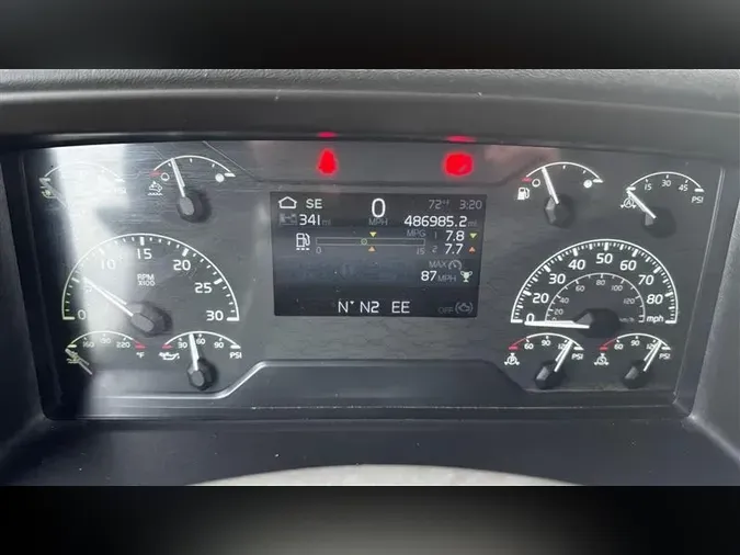 2021 VOLVO VNL760