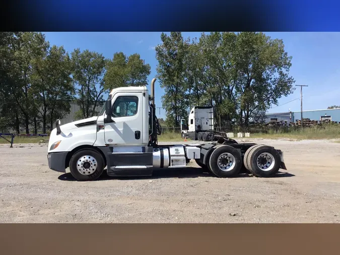 2020 Freightliner Cascadia 126