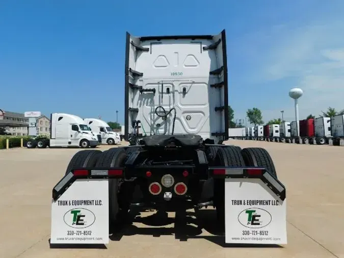 2020 Freightliner New Cascadia 126