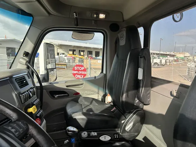 2020 Peterbilt 567