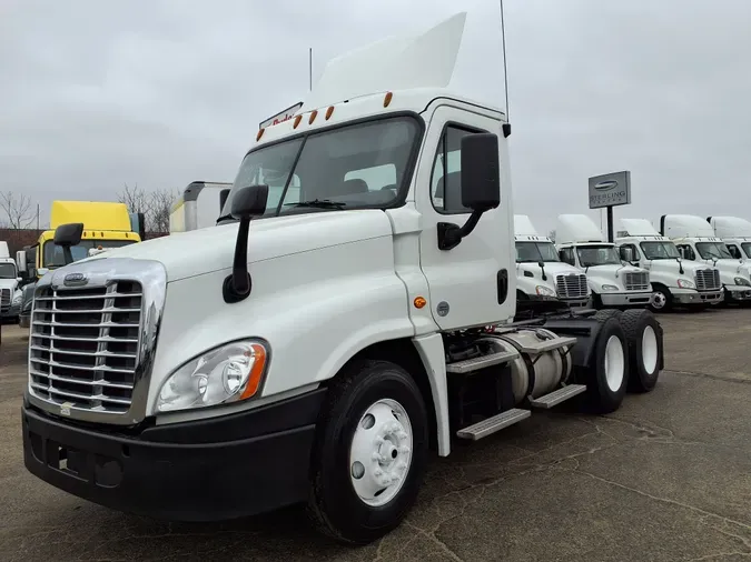 2018 FREIGHTLINER/MERCEDES CASCADIA 12508f86fb6195681ef2e33a07b1d9b91d5