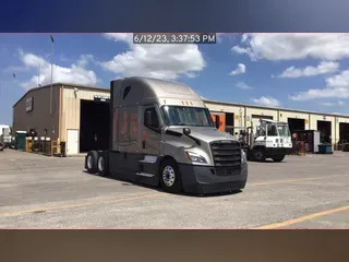 2022 Freightliner Cascadia