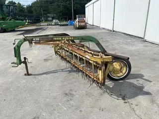 1970 John Deere 670
