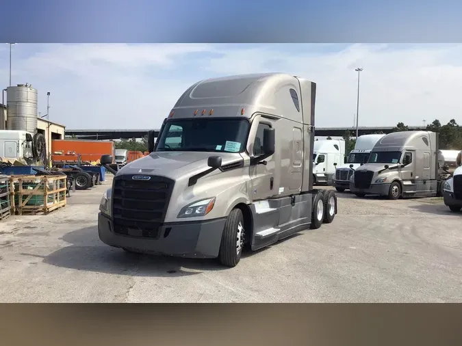 2022 Freightliner Cascadia 126