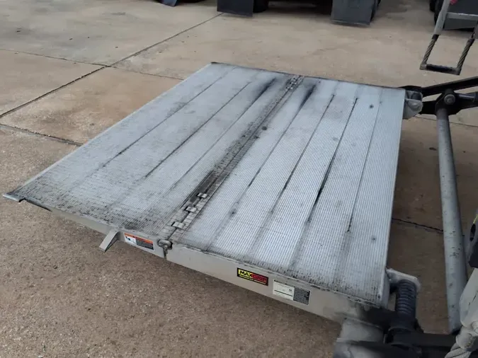 2020 FREIGHTLINER/MERCEDES M2 106