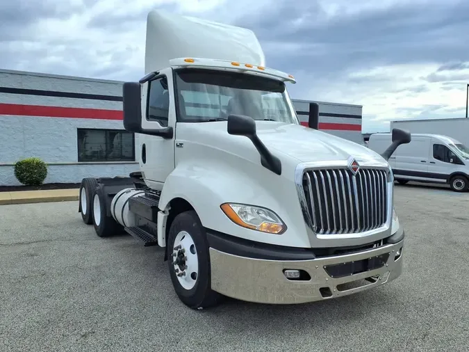 2019 NAVISTAR INTERNATIONAL LT625 DAYCAB T/A
