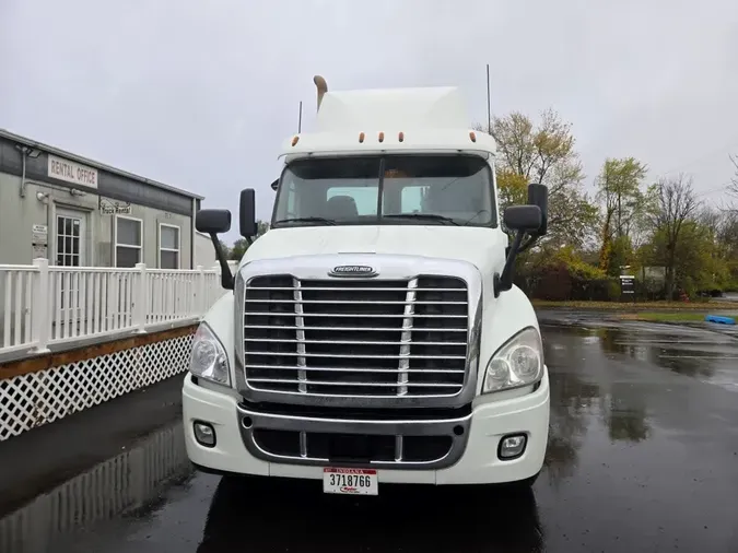 2016 FREIGHTLINER/MERCEDES CASCADIA