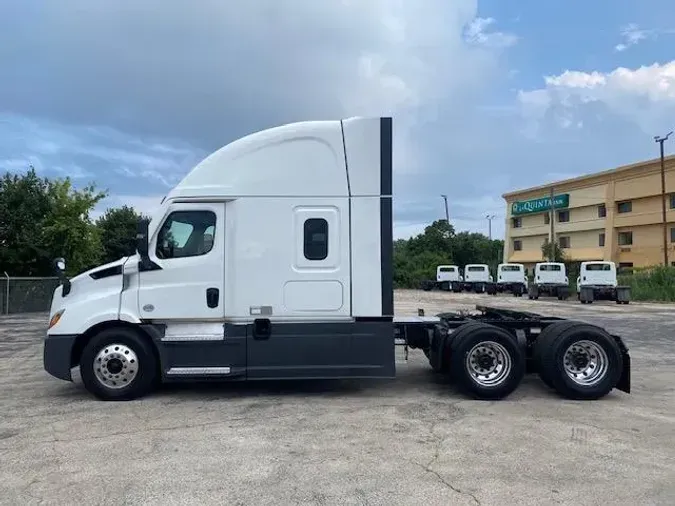 2021 Freightliner Cascadia