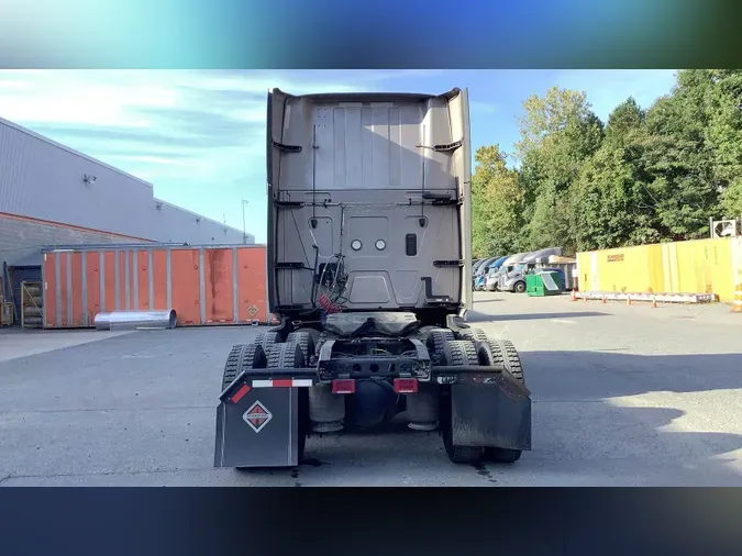 2022 International LT