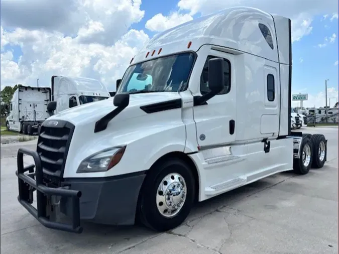 2023 Freightliner Cascadia 126