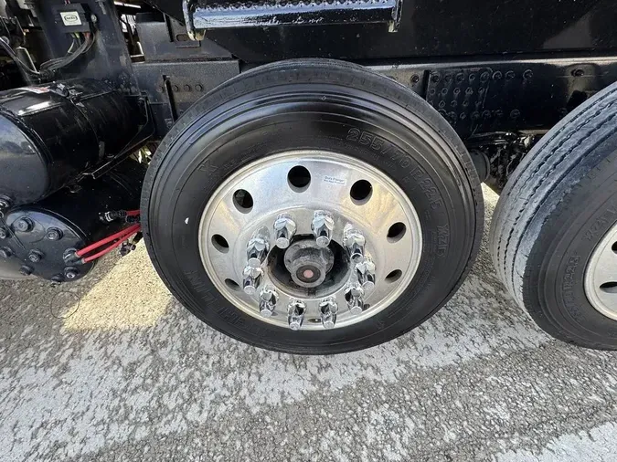 2025 Western Star 49X Day Cab090646e2998e2525297f50deb4d60977