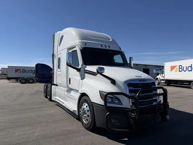2023 Freightliner Cascadia