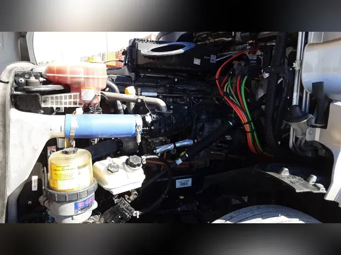 2022 Freightliner Cascadia 126