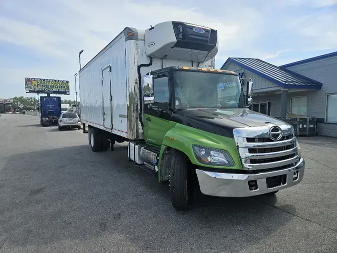 2017 HINO 338 Reefer