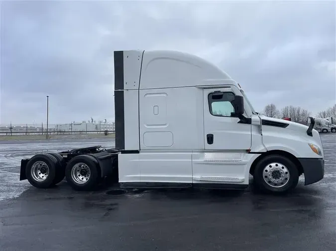 2022 FREIGHTLINER CA126