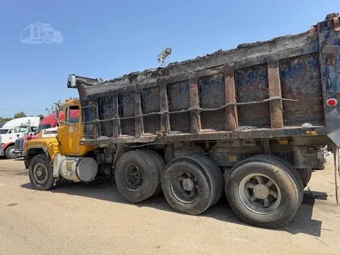 1989 MACK RB690S