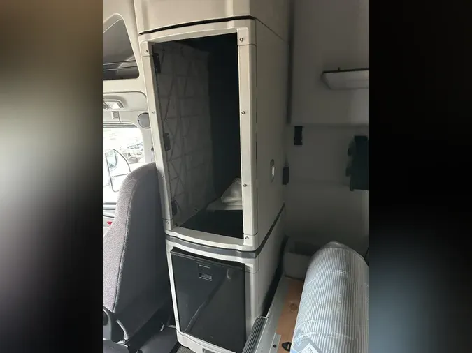 2024 Peterbilt 57909140e023d35ffe0e08119de9d336e5c