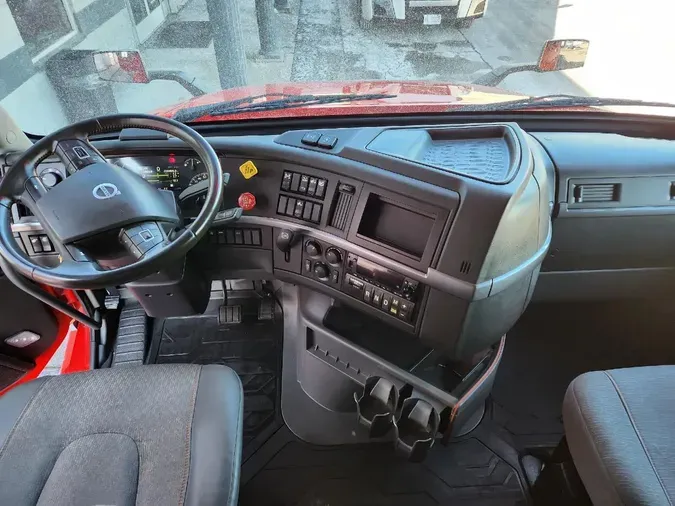 2024 VOLVO VNL64T860