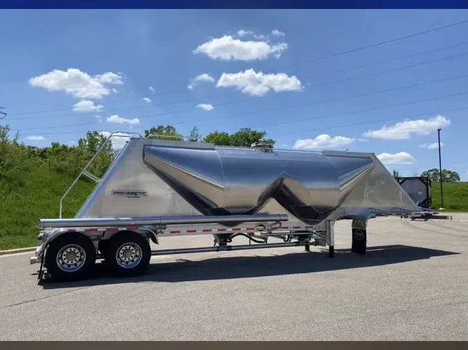 2025 Mac Trailers Bulk Tank