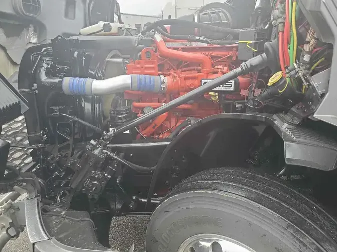2019 VOLVO VNL64T860