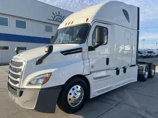 2019 Freightliner Cascadia 126