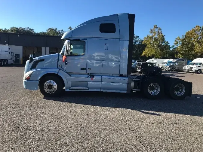 2017 Volvo VNL64670