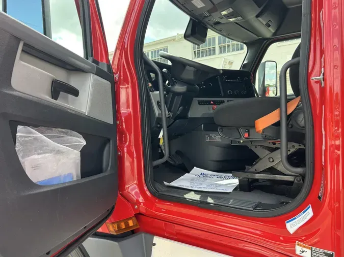 2022 Freightliner Cascadia