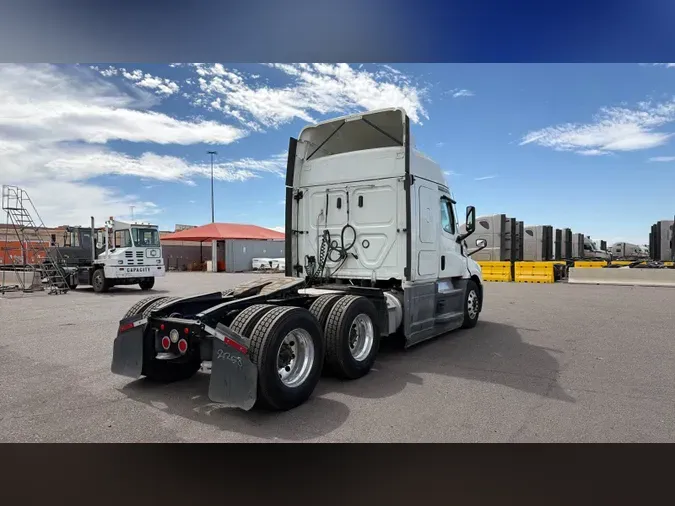 2022 Freightliner Cascadia 126091f942f6cdbe645b48190f0a70065aa