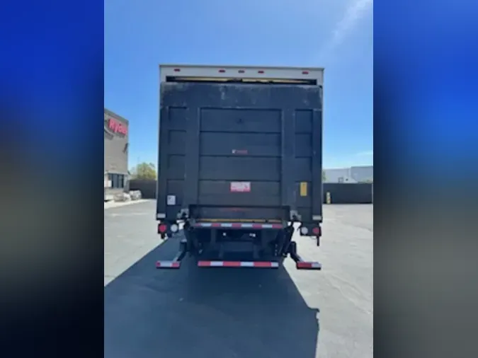 2018 FREIGHTLINER M2 106