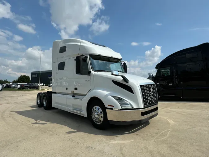 2019 VOLVO VNL64T760