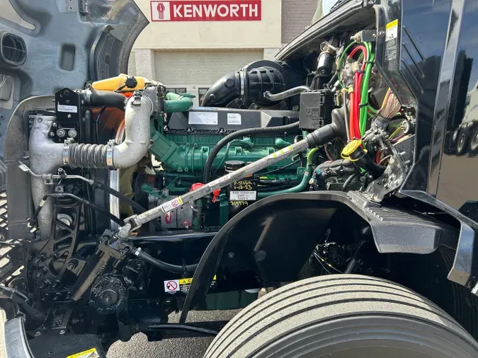 2021 Volvo VNL 860