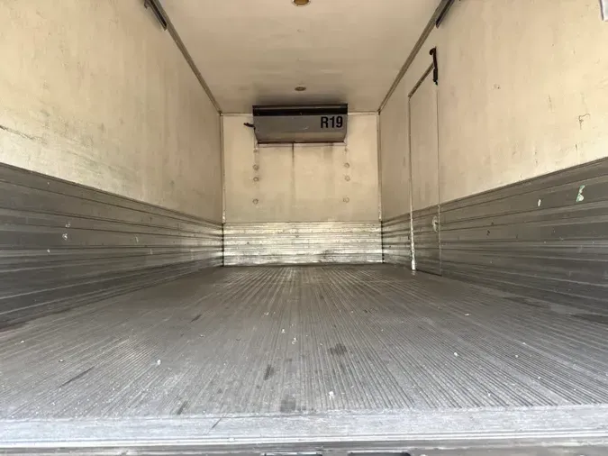 2020 FREIGHTLINER/MERCEDES M2 106