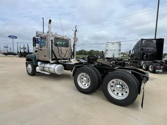 2020 MACK PI64T