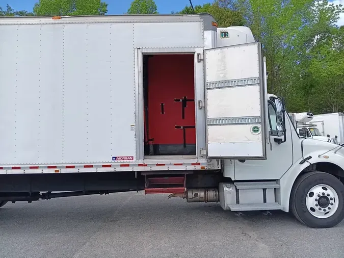 2020 FREIGHTLINER/MERCEDES M2 106