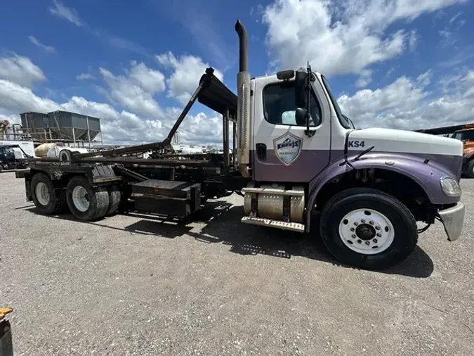 2006 FREIGHTLINER BUSINESS CLASS M2 112
