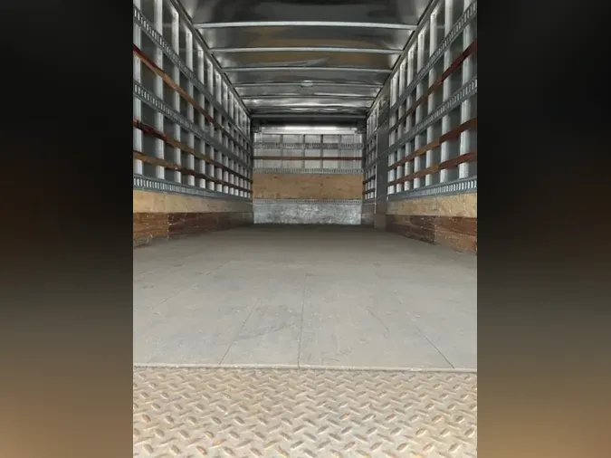 2019 FREIGHTLINER/MERCEDES M2 106