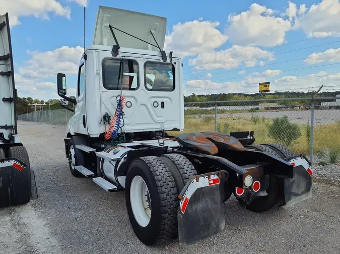 2020 FREIGHTLINER NEW CASCADIA 116